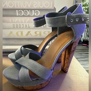 Women’s Platform  Size 10